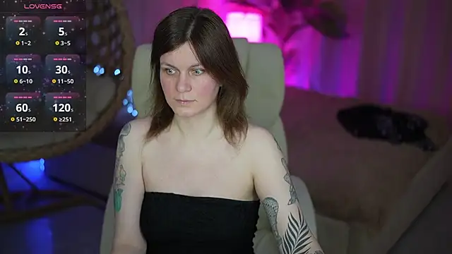 Snapshot of TinaMelt chatting on May 5, 2026, 6:49 pm TinaMelt online show from May 5, 2026, 6:49 pm
