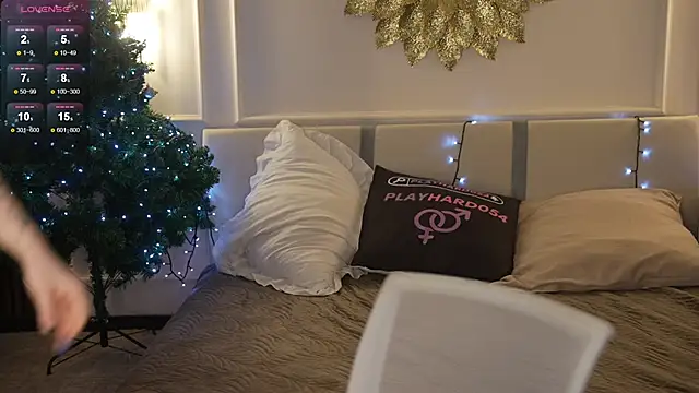 Esmie Smile online show from January 11, 2026, 12:26 am