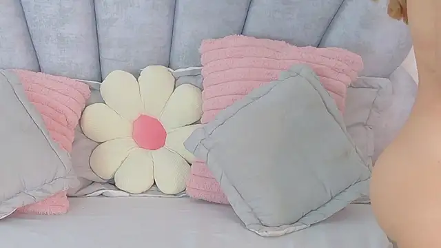 emma-conti2 online show from March 17, 2026, 2:42 pm