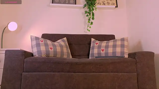 RiriiBrunette   online show from March 31, 2026, 7:36 pm