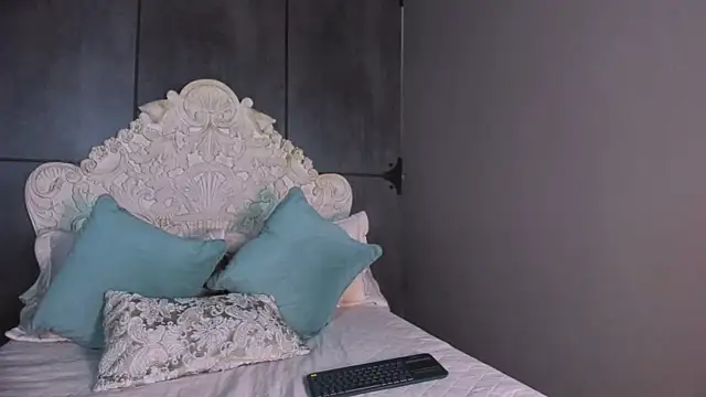 Charlottegray 1 online show from October 29, 2025, 12:18 pm