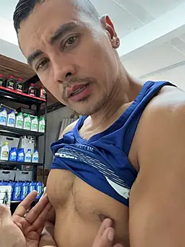 Snapshot of Terra-22cm chatting on May 7, 2026, 2:00 pm Terra-22cm online show from May 7, 2026, 2:00 pm