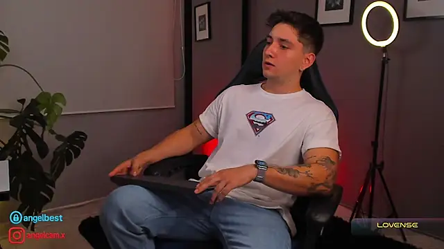 IamAngelCamilo online show from September 12, 2025, 12:33 am