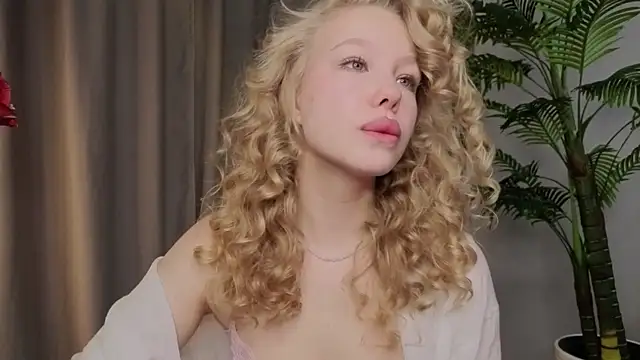 emilyshepar d online show from December 4, 2025, 2:54 am