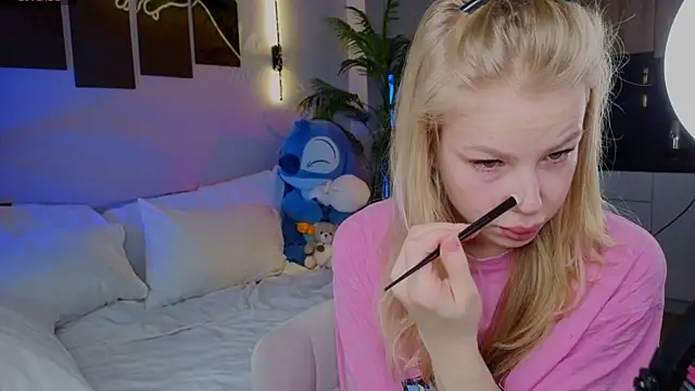 emilyshepar d online show from April 22, 2026, 2:14 am