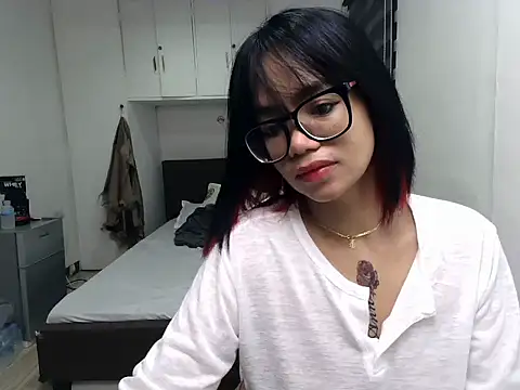 Snapshot of eattmebabyy chatting on April 25, 2026, 11:24 am eattmebabyy online show from April 25, 2026, 11:24 am