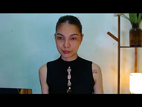 Snapshot of Mhinna chatting on February 20, 2026, 10:16 am Mhinna online show from February 20, 2026, 10:16 am