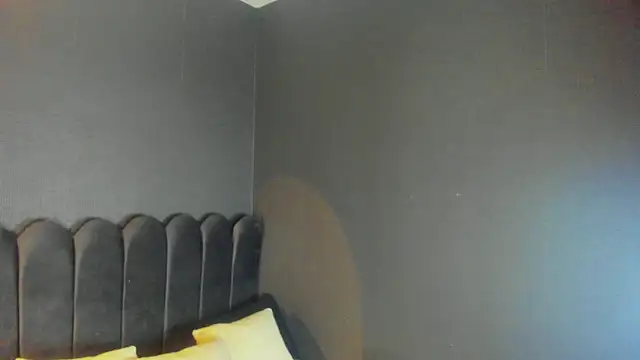 Gina 77 online show from October 16, 2025, 12:17 pm