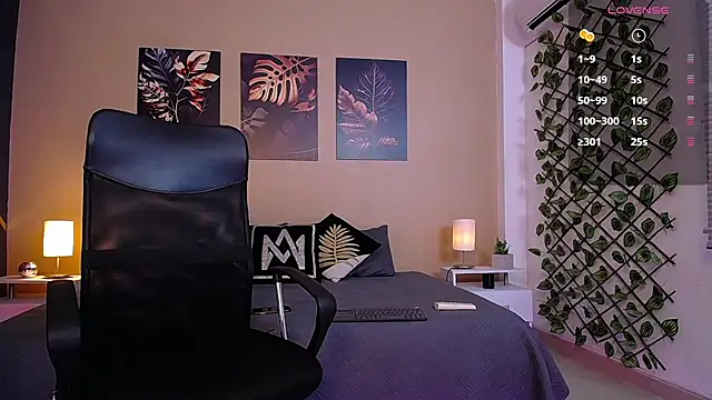 ChristopherBlack  online show from February 13, 2026, 1:18 pm