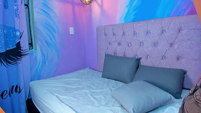 Snapshot of MaxiWildd chatting on March 13, 2026, 1:40 pm MaxiWildd online show from March 13, 2026, 1:40 pm