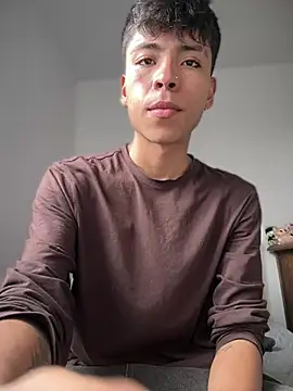 Snapshot of MaxiWildd chatting on March 18, 2026, 9:07 pm MaxiWildd online show from March 18, 2026, 9:07 pm