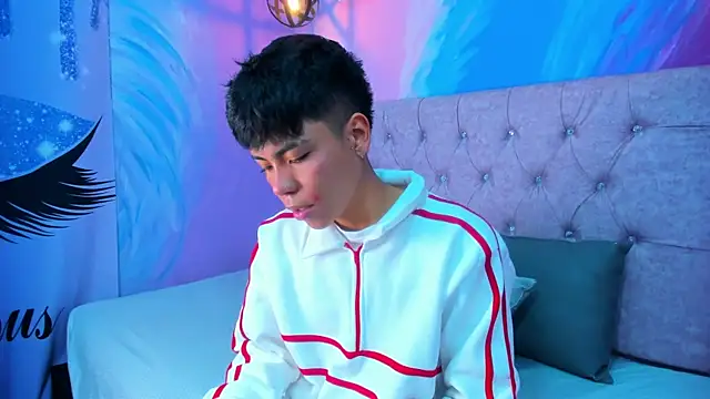 Snapshot of MaxiWildd chatting on April 10, 2026, 1:16 pm MaxiWildd online show from April 10, 2026, 1:16 pm