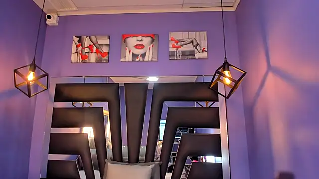 anne-brown13 online show from October 3, 2025, 8:06 pm