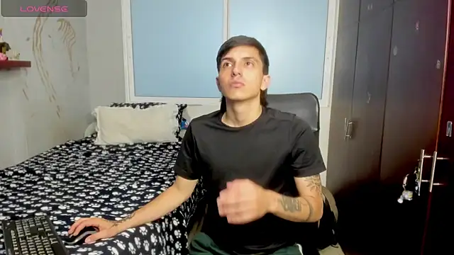 Snapshot of Noxx_starkK chatting on November 22, 2025, 11:15 pm Noxx starkK online show from November 22, 2025, 11:15 pm