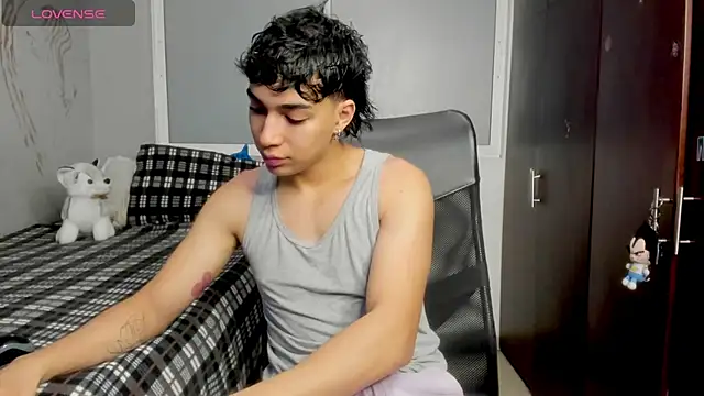 Snapshot of Noxx_starkK chatting on November 29, 2025, 10:57 pm Noxx starkK online show from November 29, 2025, 10:57 pm