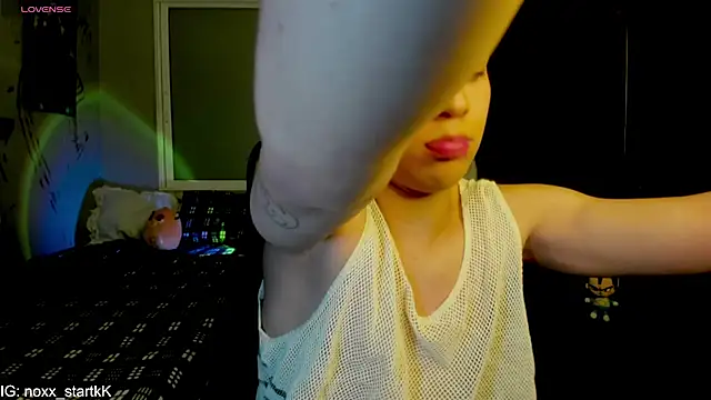 Snapshot of Noxx_starkK chatting on February 26, 2026, 2:43 am Noxx starkK online show from February 26, 2026, 2:43 am