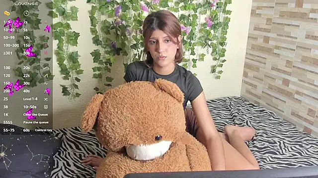 Amy Moonlight online show from December 18, 2025, 10:27 pm