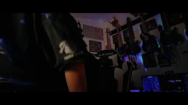 TheSlutMuffin online show from December 5, 2025, 5:27 am