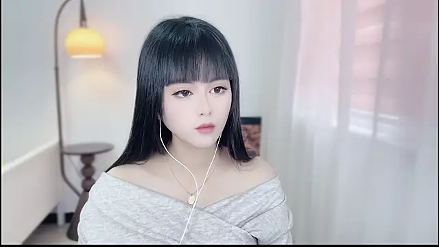 Musae7 online show from November 17, 2025, 4:07 am