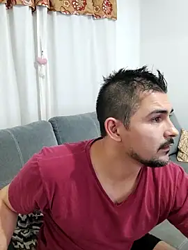 Snapshot of Bradd_32 chatting on September 9, 2025, 1:49 am Bradd 32 online show from September 9, 2025, 1:49 am