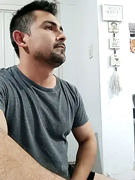 Snapshot of Bradd_32 chatting on September 20, 2025, 3:07 am Bradd 32 online show from September 20, 2025, 3:07 am