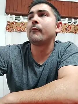 Snapshot of Bradd_32 chatting on October 18, 2025, 2:36 am Bradd 32 online show from October 18, 2025, 2:36 am