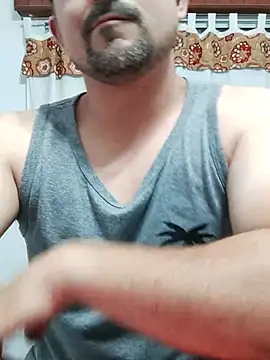 Snapshot of Bradd_32 chatting on October 23, 2025, 2:11 am Bradd 32 online show from October 23, 2025, 2:11 am