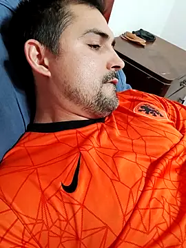 Snapshot of Bradd_32 chatting on November 21, 2025, 1:48 am Bradd 32 online show from November 21, 2025, 1:48 am