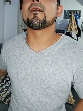 Bradd 32 online show from November 30, 2025, 5:33 am