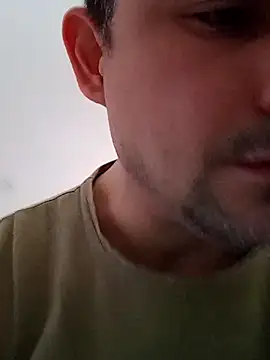 Bradd 32 online show from May 17, 2026, 5:09 pm
