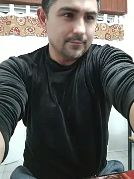 Bradd 32 online show from May 18, 2026, 4:07 am