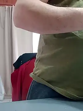 Bradd 32 online show from July 25, 2026, 12:14 pm