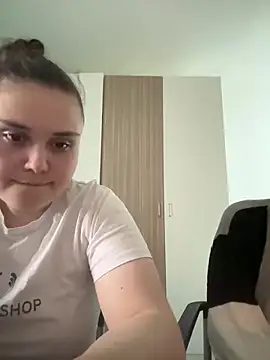 Snapshot of FemmeAffair chatting on February 5, 2026, 7:29 pm FemmeAffair online show from February 5, 2026, 7:29 pm