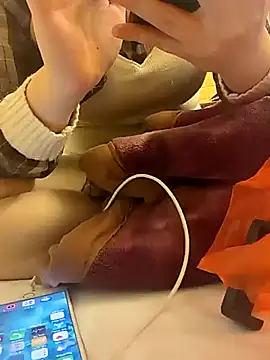 Snapshot of opna8 chatting on February 10, 2026, 7:45 am opna8 online show from February 10, 2026, 7:45 am