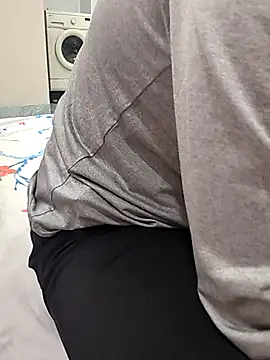 Snapshot of opna8 chatting on February 15, 2026, 1:13 am opna8 online show from February 15, 2026, 1:13 am