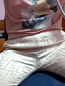 Snapshot of opna8 chatting on February 16, 2026, 3:30 pm opna8 online show from February 16, 2026, 3:30 pm