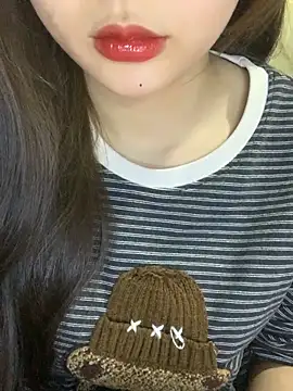 Linhtruong  online show from February 7, 2026, 3:54 am