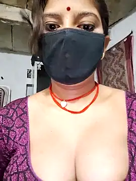 Snapshot of Daisygirl9 chatting on May 5, 2026, 10:40 pm Daisygirl9 online show from May 5, 2026, 10:40 pm