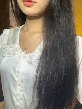 Nhinhi18 online show from December 19, 2025, 3:30 pm