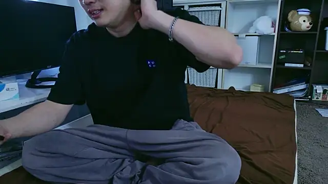 C-4bomb online show from March 7, 2026, 2:52 am