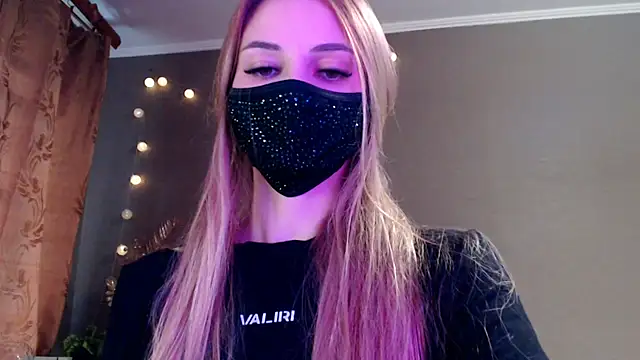 Snapshot of Iris_lave chatting on May 13, 2026, 4:15 pm Iris lave online show from May 13, 2026, 4:15 pm