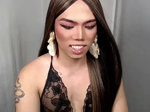 Snapshot of Queen_alena chatting on October 8, 2025, 4:21 am Queen alena online show from October 8, 2025, 4:21 am