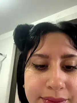 lucy grey25 online show from November 25, 2025, 5:46 pm