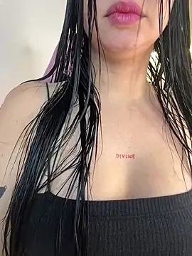 lucy grey25 online show from March 20, 2026, 2:44 pm