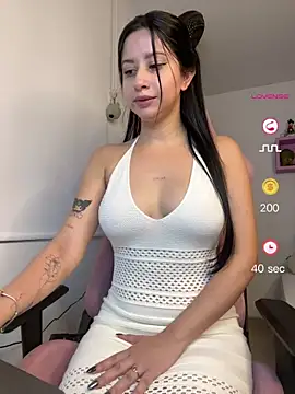 lucy grey25 online show from May 31, 2026, 7:15 pm