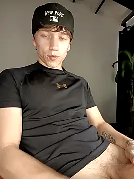 Logan sixxer online show from December 15, 2025, 8:46 pm