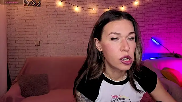 ReginaFoXXXy online show from September 13, 2025, 11:32 am