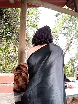 Snapshot of Tendercouple1 chatting on October 15, 2025, 6:52 pm Tendercouple1 online show from October 15, 2025, 6:52 pm