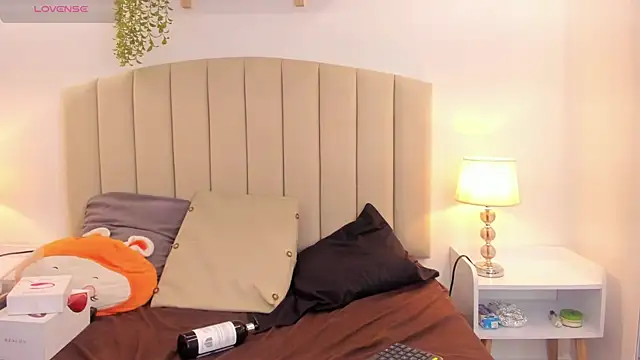 Rachel Donnelly online show from October 11, 2025, 4:01 am