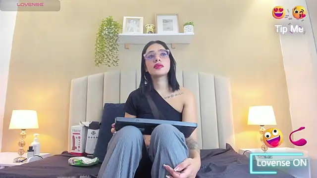 Rachel Donnelly online show from July 11, 2026, 3:53 am